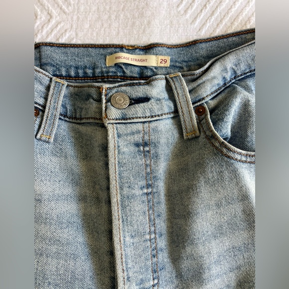 Levi’s - Rib Cage Button Fly  Light Blue Jeans - Picture 3 of 16